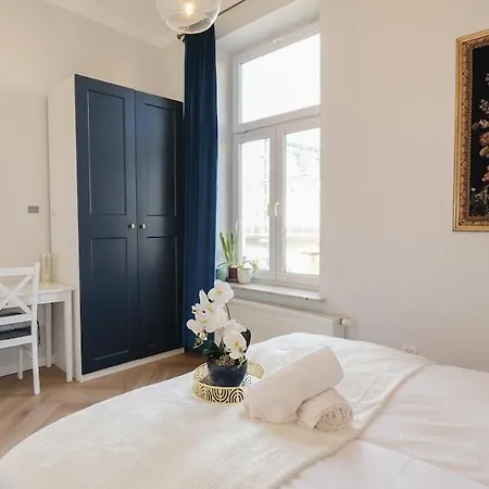 Art Deco Elegance アパート クラクフ