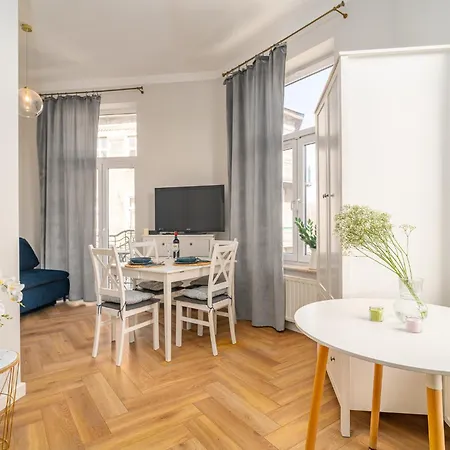Apartment Art Deco Elegance *